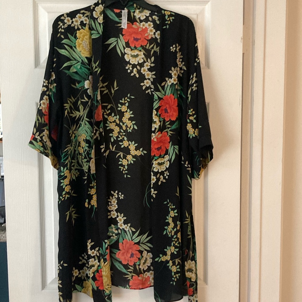 Flora Nikrooz pretty black robe
